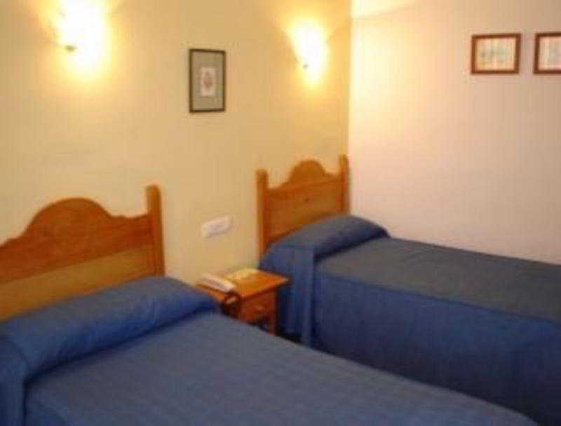 Hotel Londres Sevilla Zimmer foto